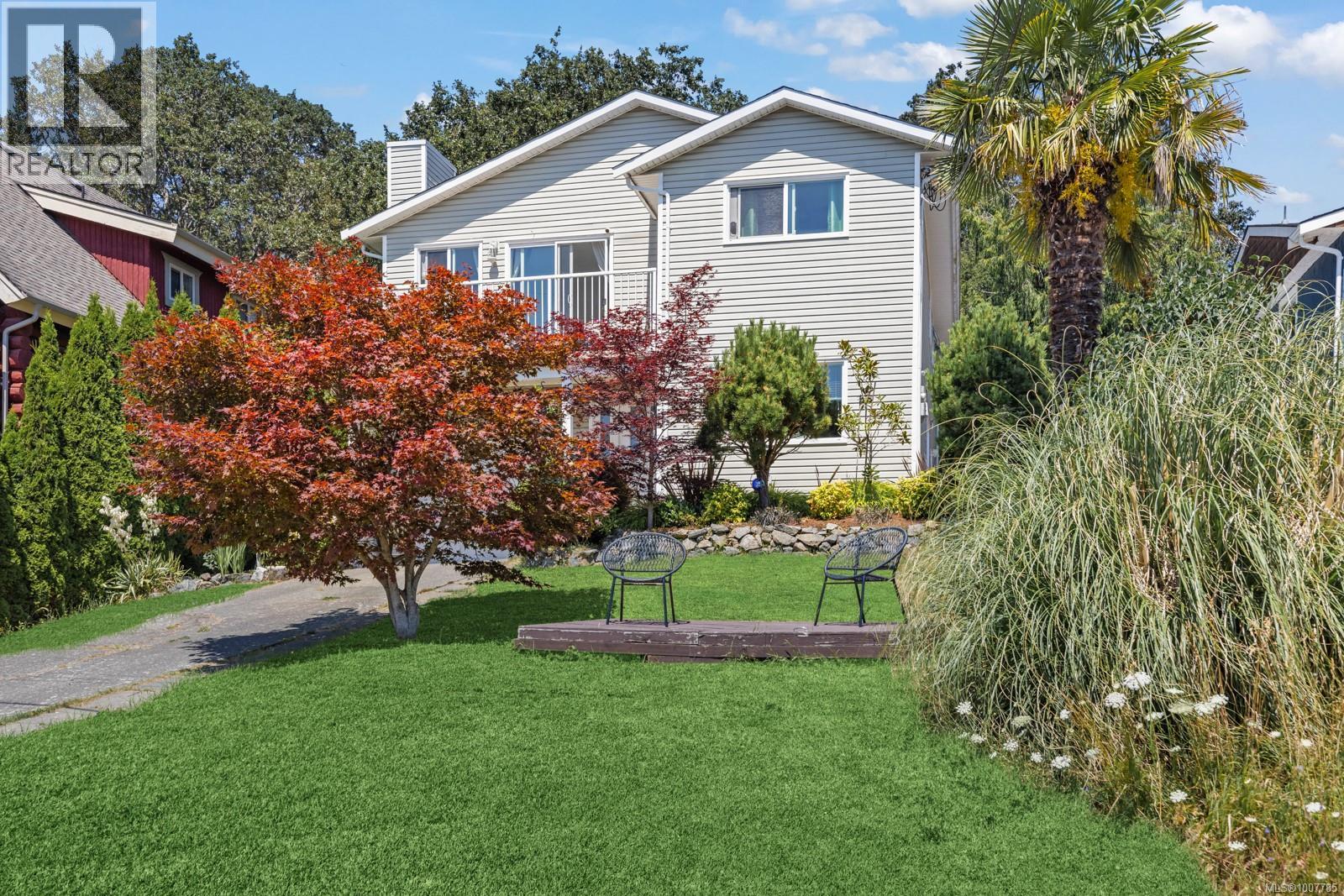 Photo 3 of 1338 Prillaman Ave, Saanich BC