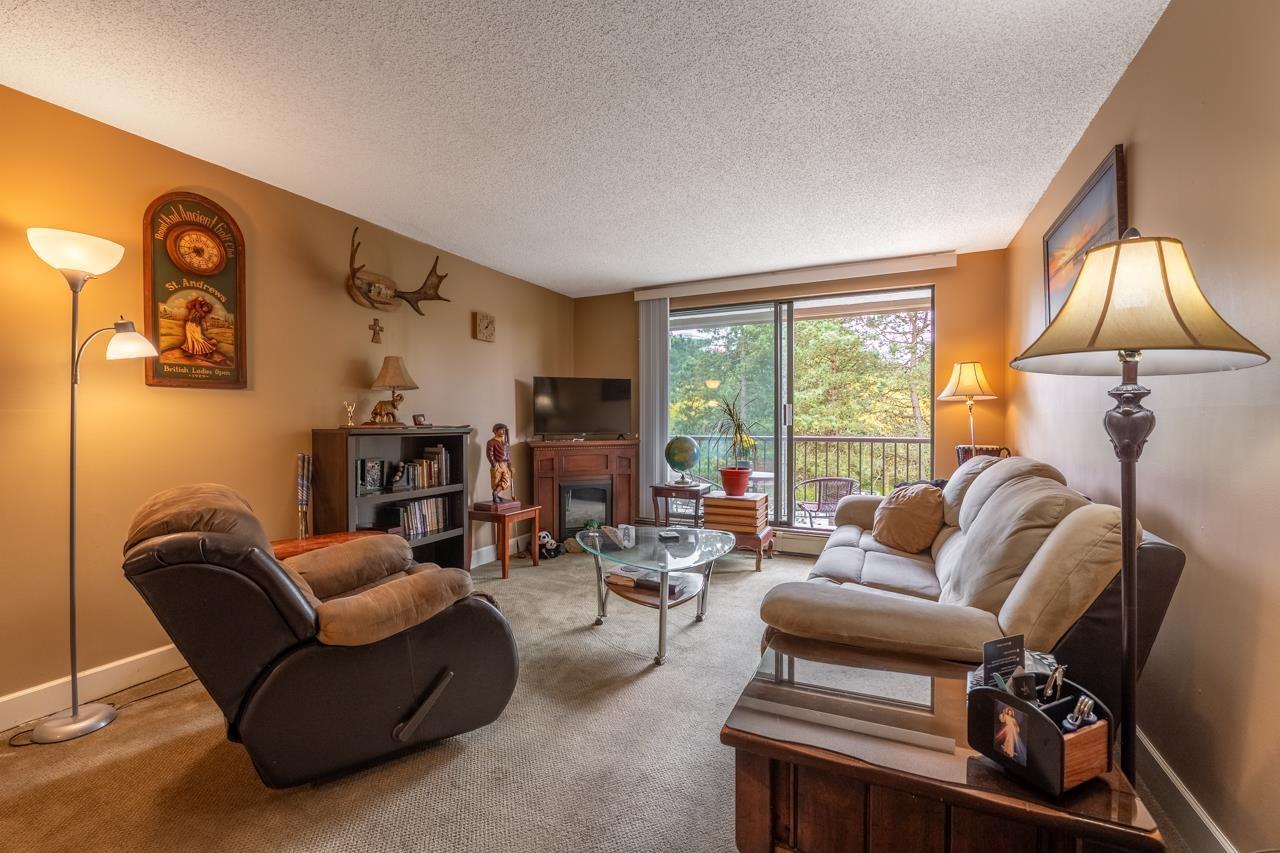 Photo 4 of 205 1720 Southmere Crescent, Surrey BC