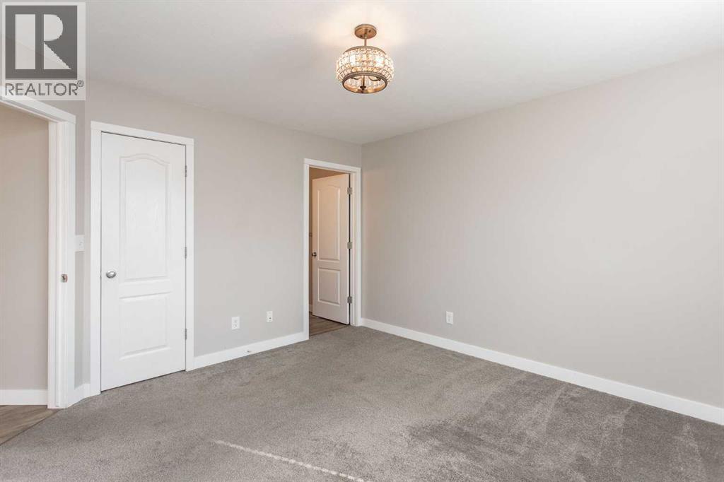 Photo 24 of 37 Wade Close, Red Deer AB