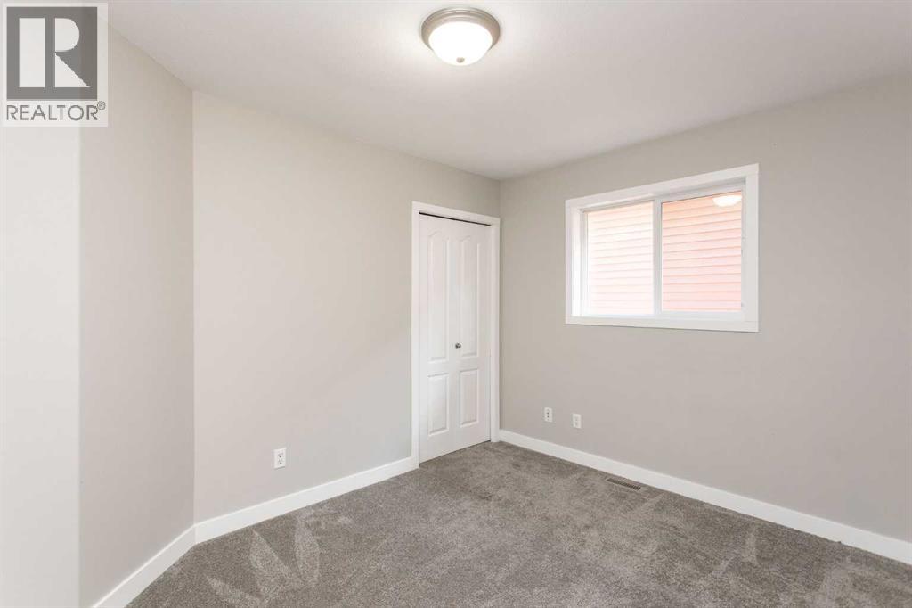 Photo 16 of 37 Wade Close, Red Deer AB