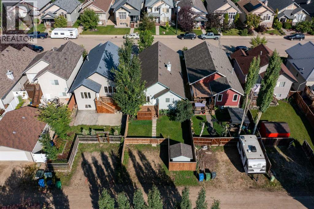 Photo 3 of 37 Wade Close, Red Deer AB