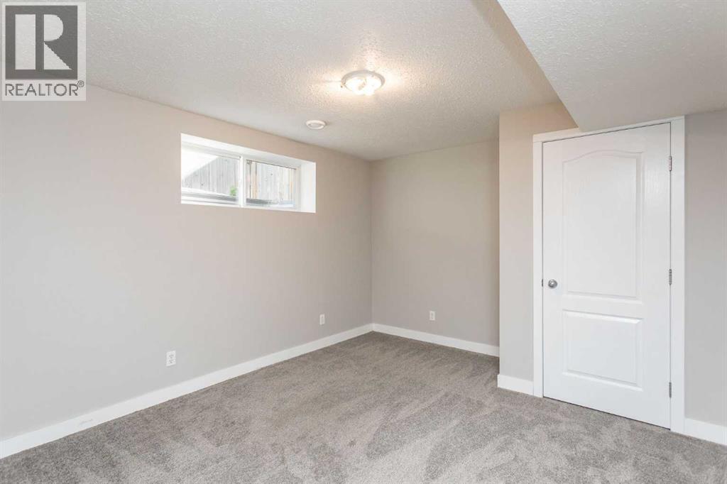 Photo 27 of 37 Wade Close, Red Deer AB