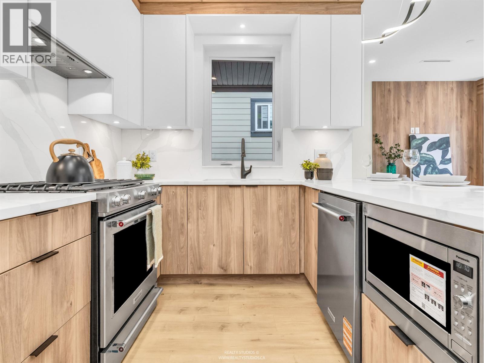 Photo 13 of 2 5221 Clarendon Street, Vancouver BC