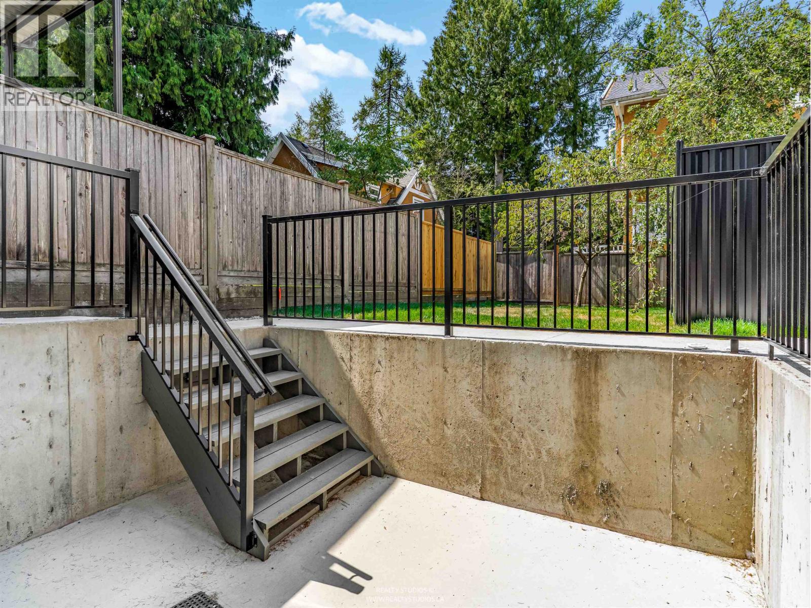 Photo 4 of 2 5221 Clarendon Street, Vancouver BC
