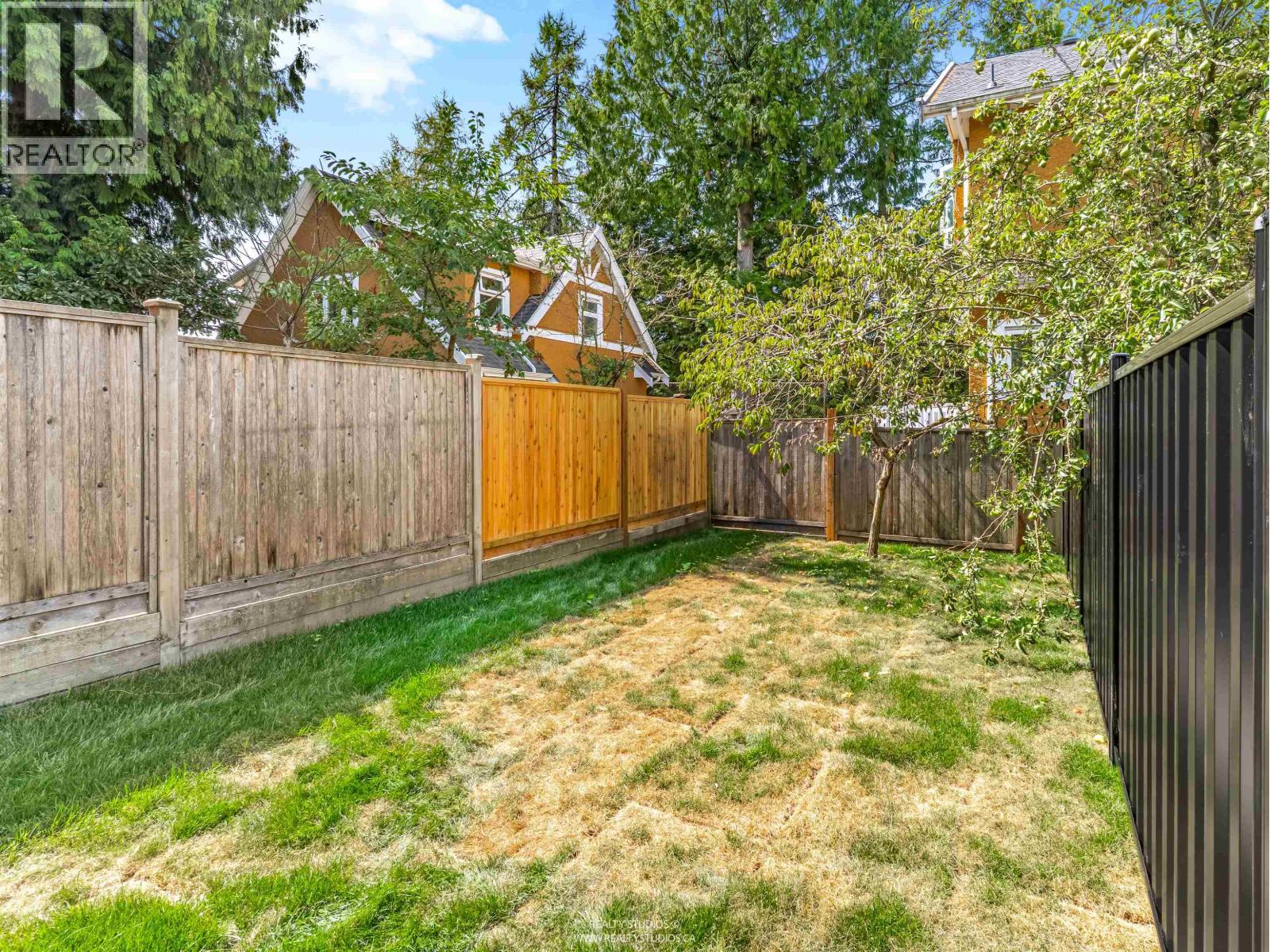 Photo 19 of 2 5221 Clarendon Street, Vancouver BC