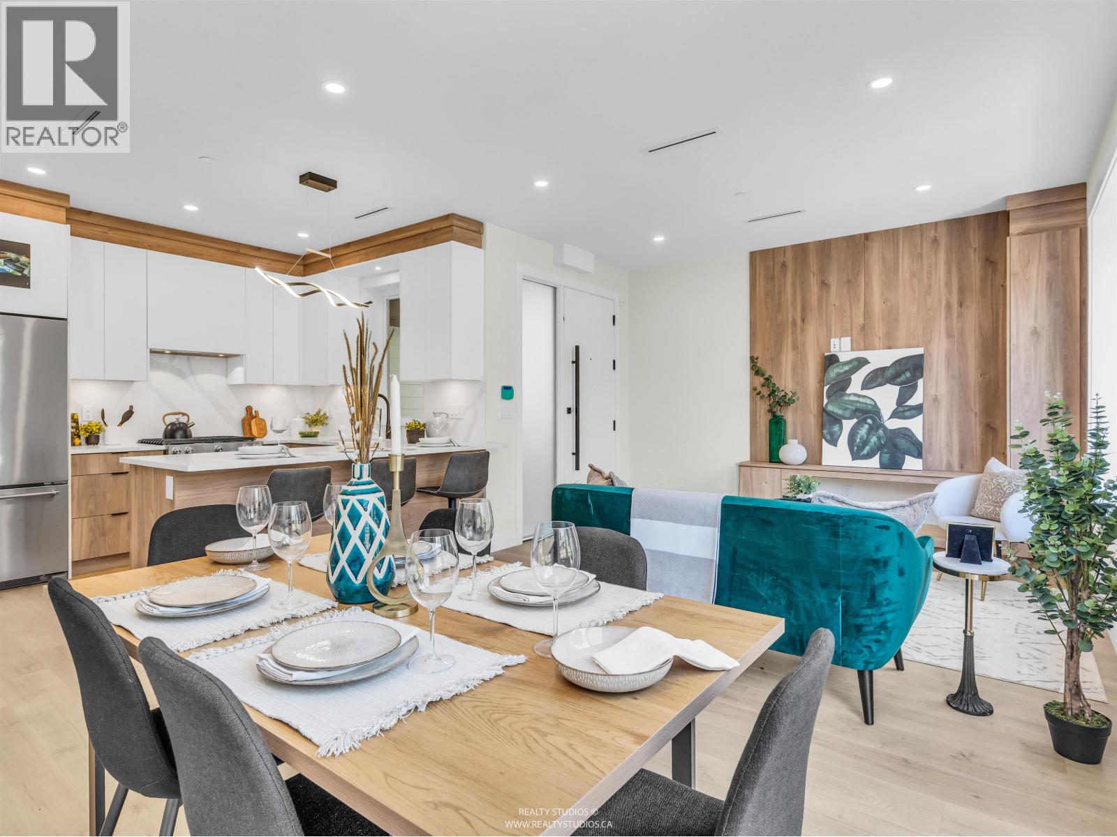 Photo 5 of 2 5221 Clarendon Street, Vancouver BC