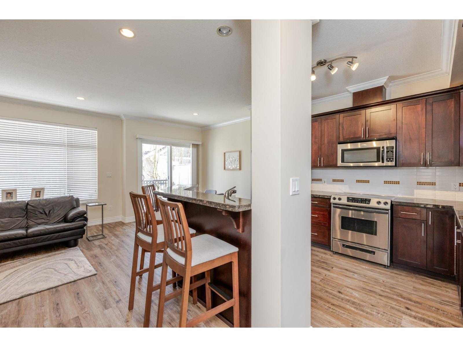 Photo 21 of 40 19330 69 Avenue, Surrey BC