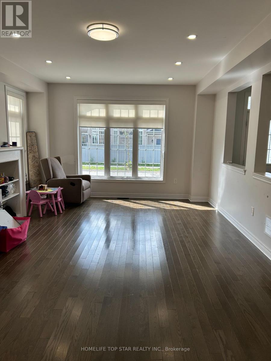 Photo 2 of 319 William Forster Road, Markham ON