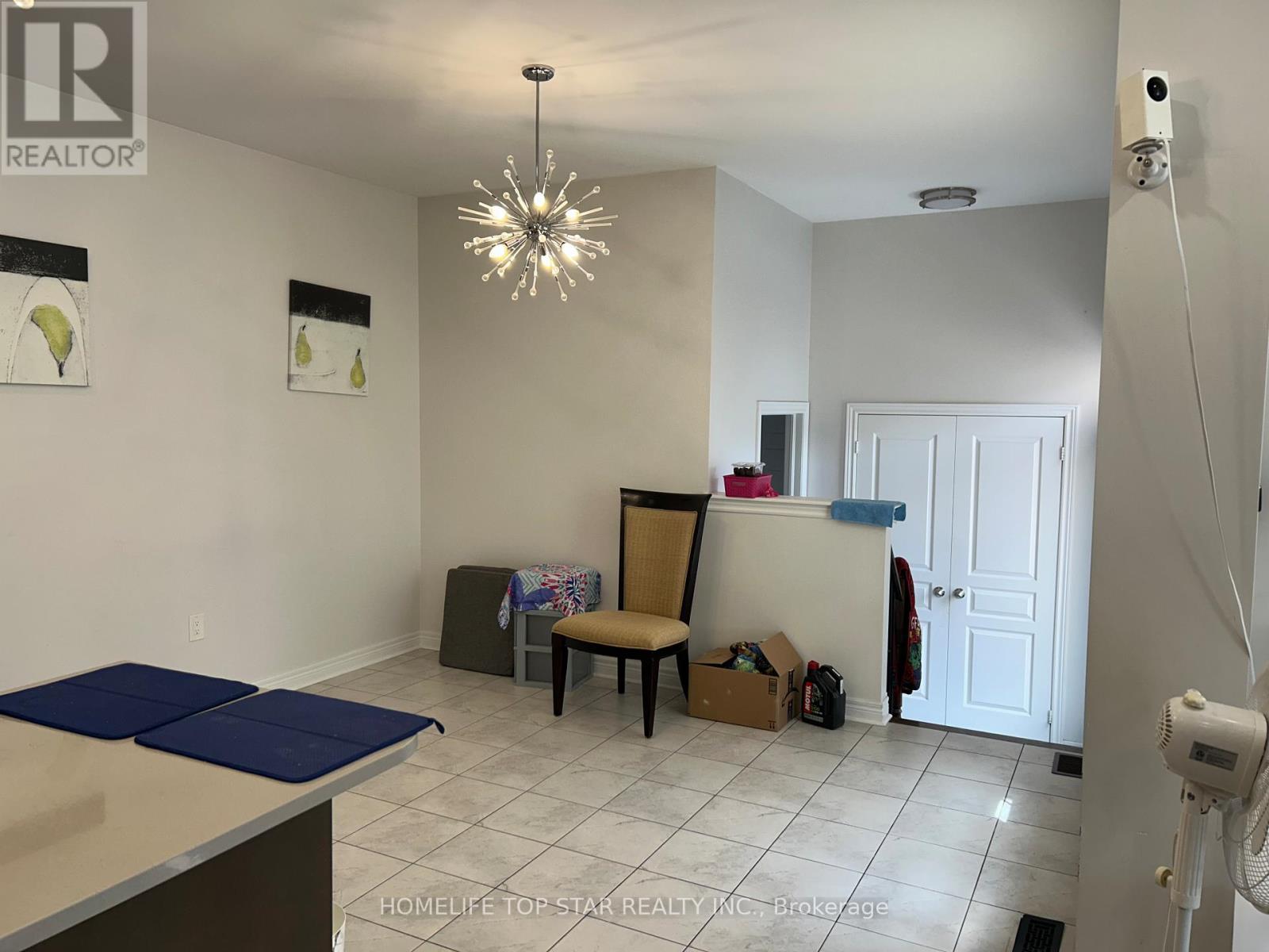 Photo 4 of 319 William Forster Road, Markham ON
