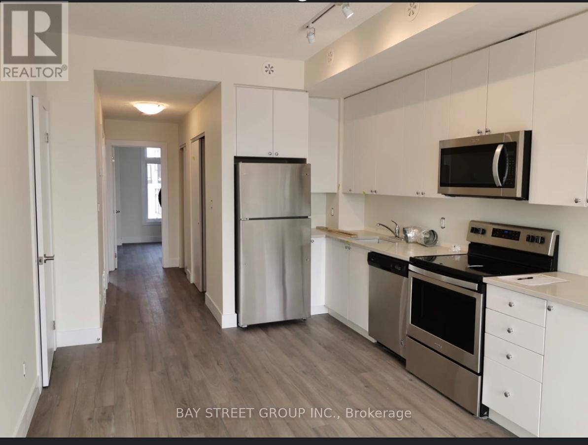 Photo 11 of 13 630 Rogers Road N, Toronto ON