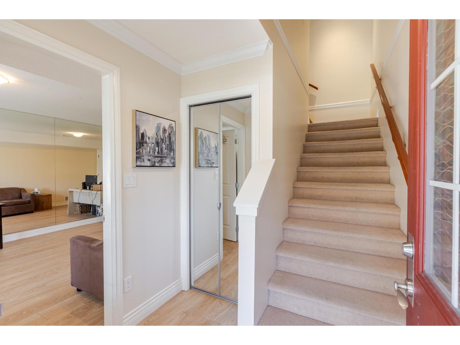 Photo 5 of 40 19330 69 Avenue, Surrey BC