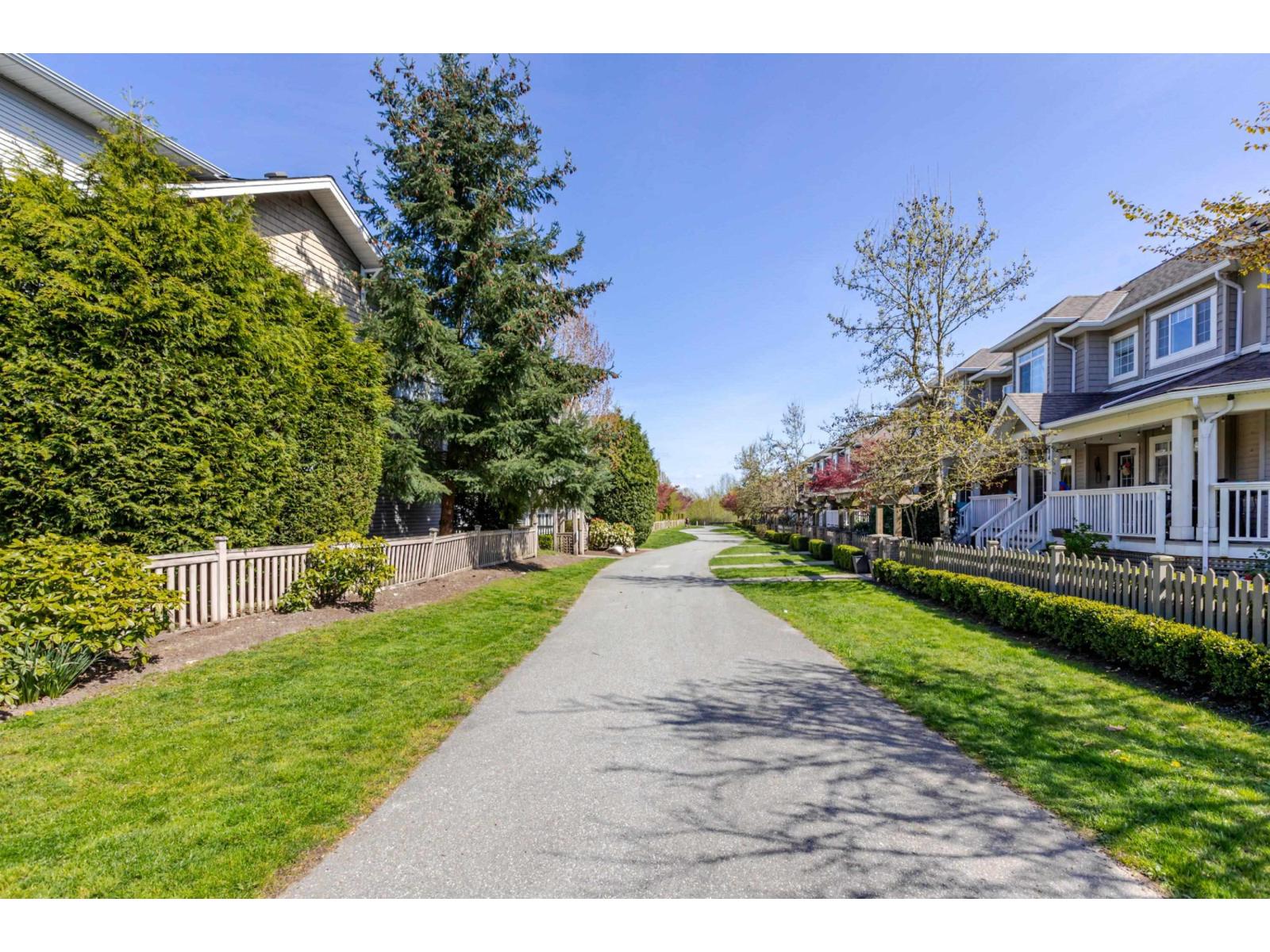 Photo 40 of 40 19330 69 Avenue, Surrey BC