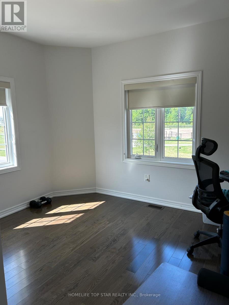 Photo 11 of 319 William Forster Road, Markham ON