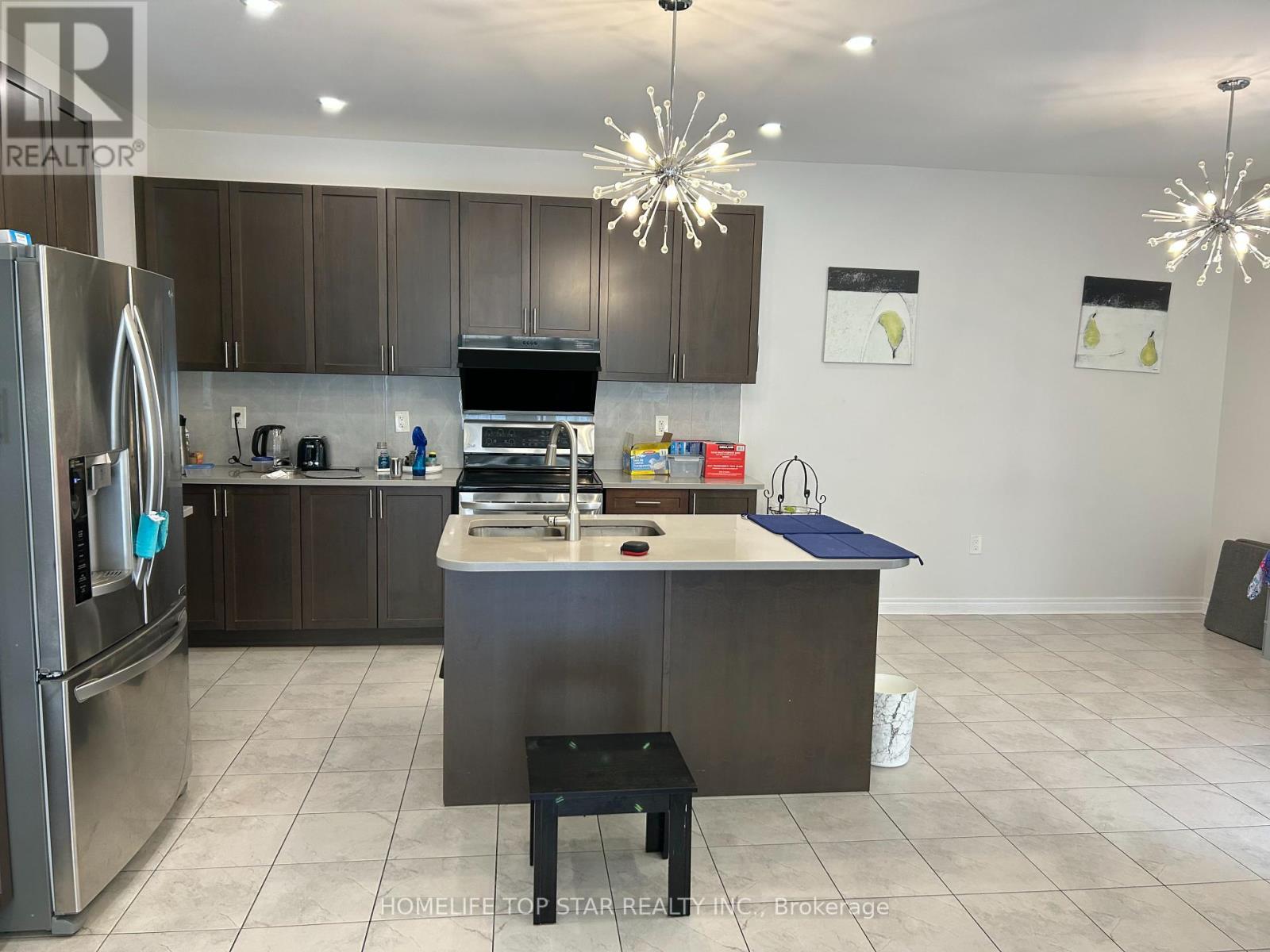 Photo 3 of 319 William Forster Road, Markham ON