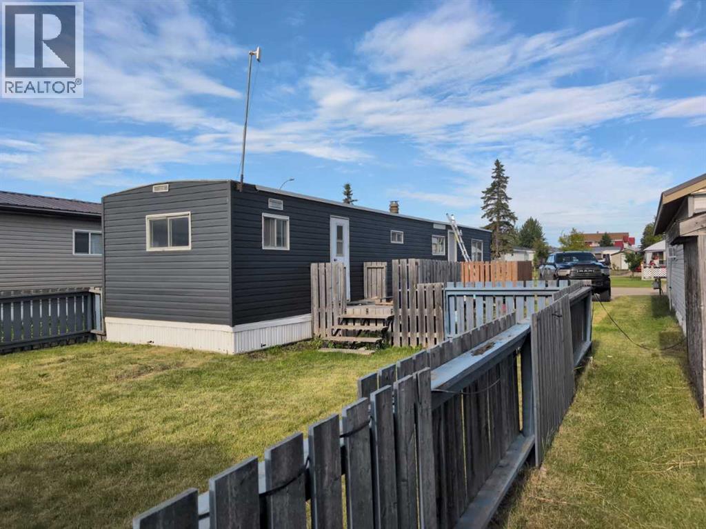 Photo 3 of 57 9531 98 Street, Grande Prairie AB