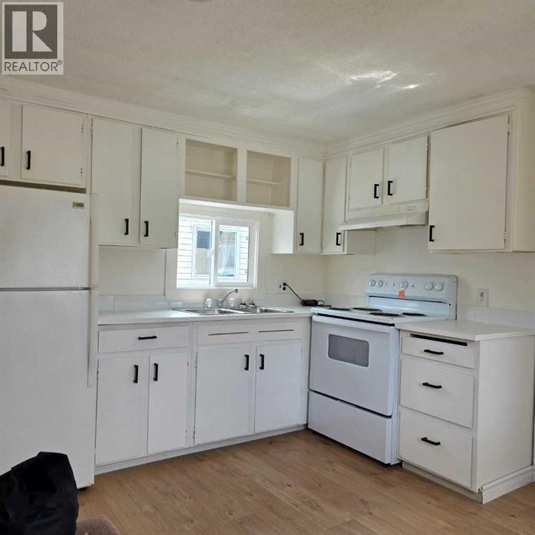 Photo 4 of 57 9531 98 Street, Grande Prairie AB