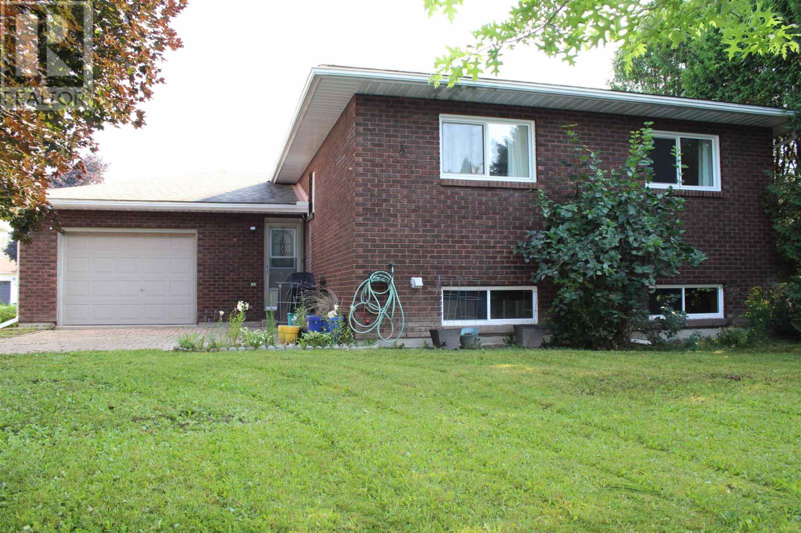 Photo 46 of 96 Golf Range Cres, Sault Ste Marie ON