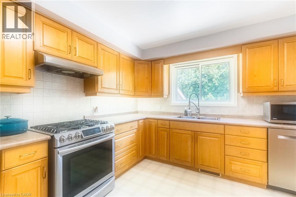 Photo 14 of 3 Colonial Court, St Catharines ON