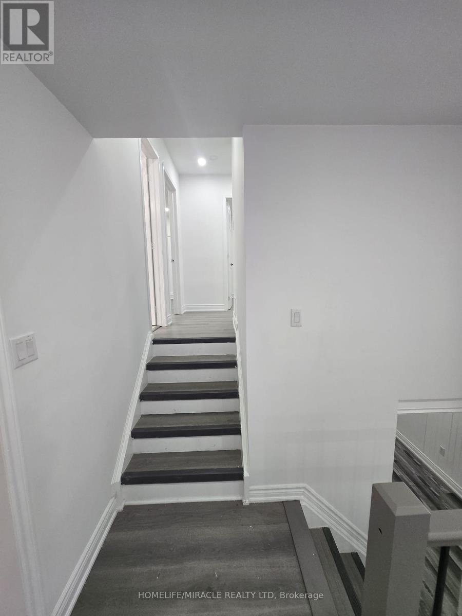 Photo 13 of 3 Sylvia Street, Barrie ON