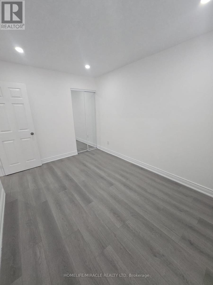 Photo 19 of 3 Sylvia Street, Barrie ON