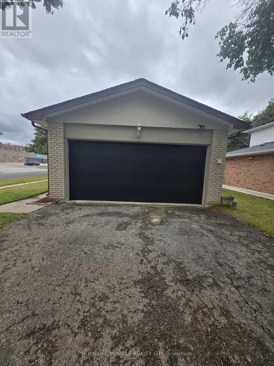 Photo 3 of 3 Sylvia Street, Barrie ON