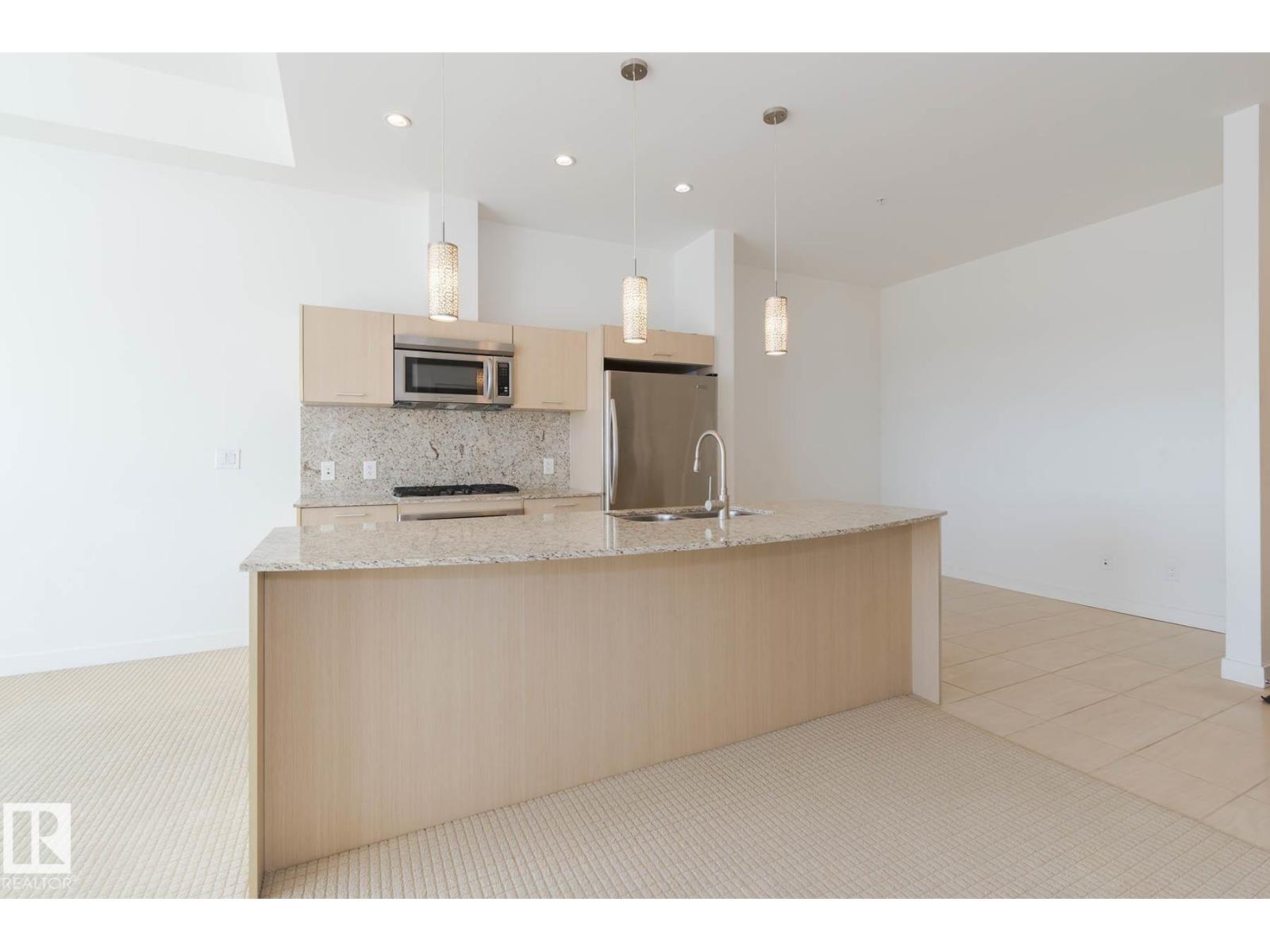 Photo 12 of 703 2504 109 St Nw, Edmonton AB