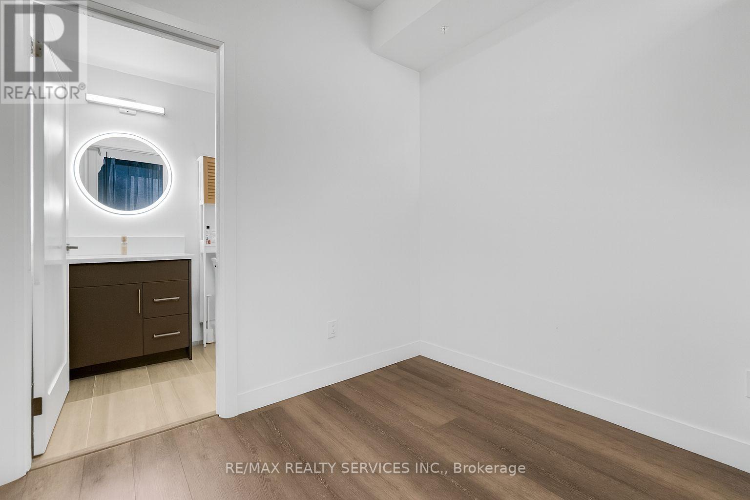Photo 18 of 1302 500 Brock Avenue, Burlington ON
