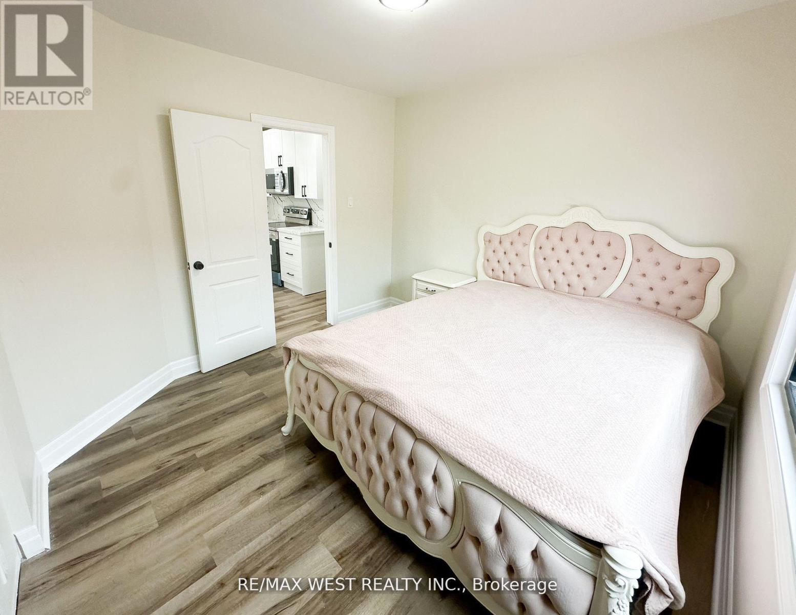 Photo 20 of 28 Concord Avenue, St Catharines ON