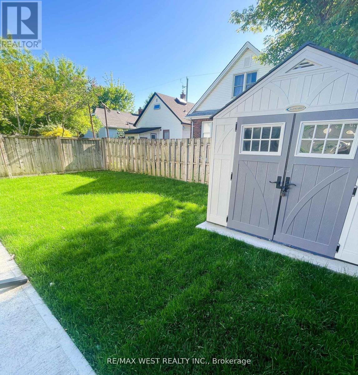 Photo 26 of 28 Concord Avenue, St Catharines ON