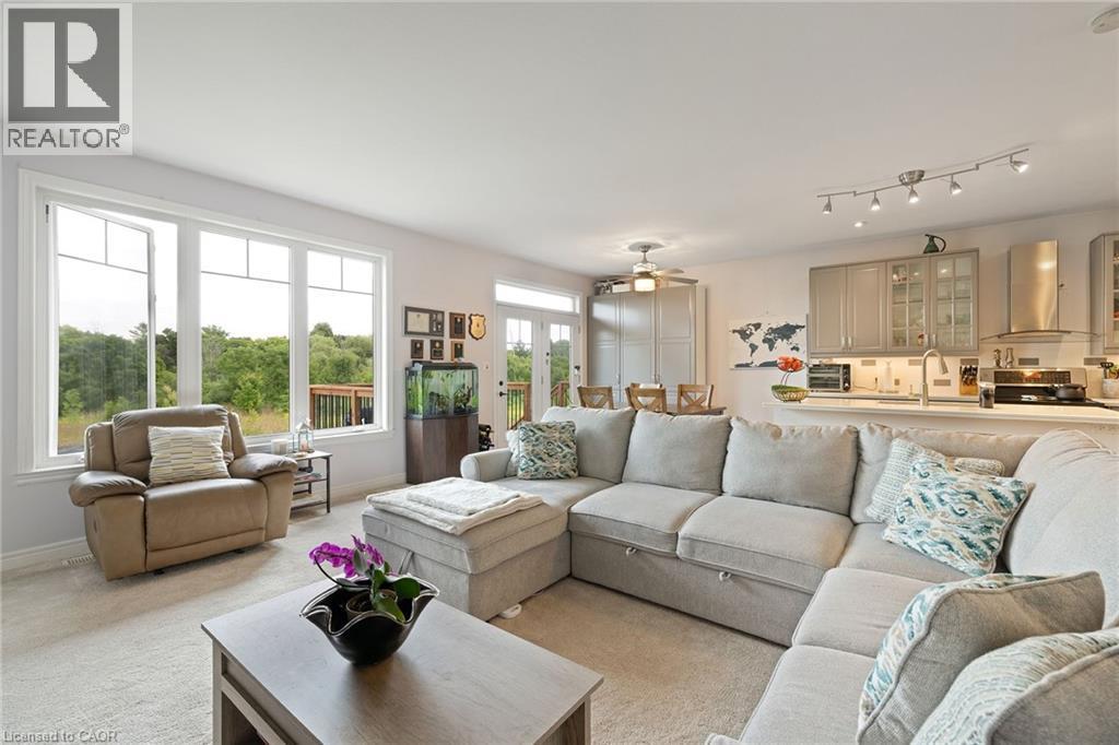 Photo 10 of 17 Manorwood Drive, Smithville ON