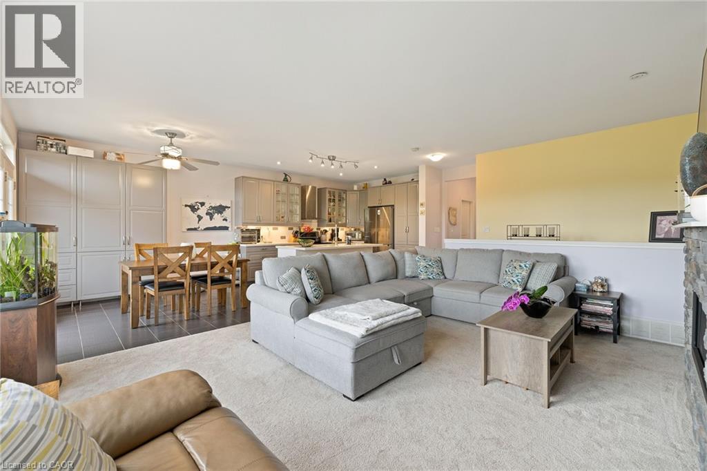 Photo 31 of 17 Manorwood Drive, Smithville ON