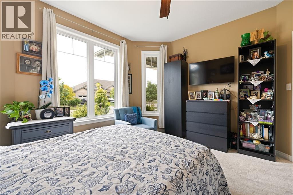 Photo 18 of 17 Manorwood Drive, Smithville ON