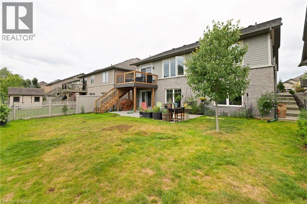 Photo 14 of 17 Manorwood Drive, Smithville ON