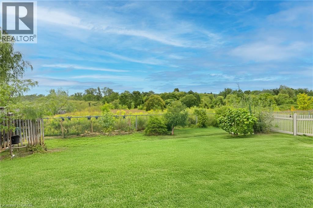 Photo 34 of 17 Manorwood Drive, Smithville ON