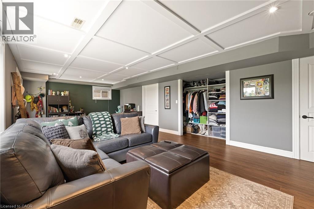 Photo 28 of 17 Manorwood Drive, Smithville ON
