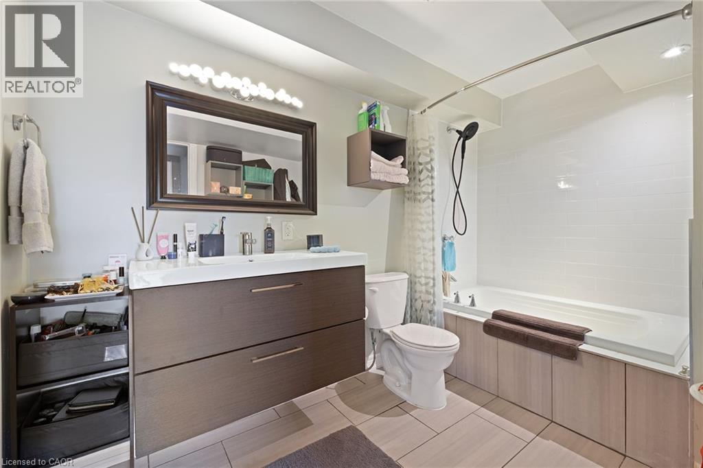 Photo 29 of 17 Manorwood Drive, Smithville ON