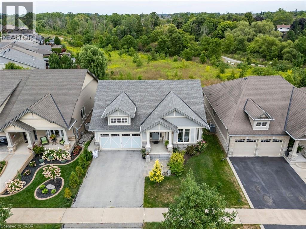 Photo 6 of 17 Manorwood Drive, Smithville ON
