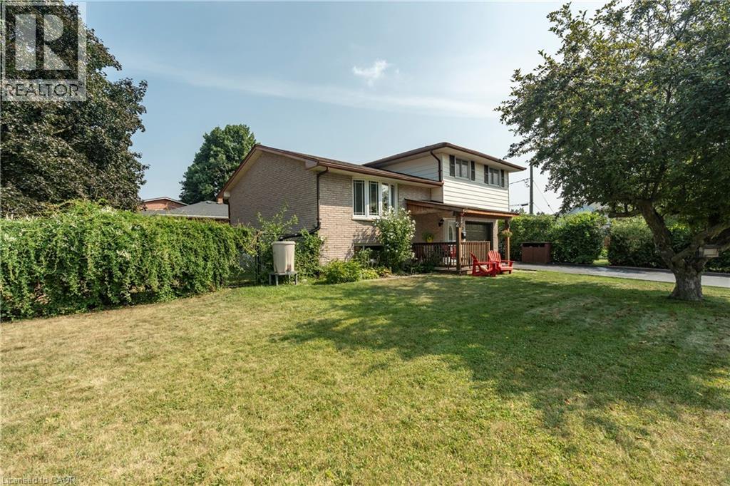 Photo 10 of 2 Lester Place, Cambridge ON