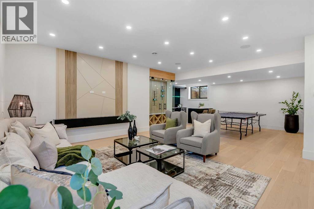 Single Family House for Sale in   Avenue NW West Hillhurst Calgary 