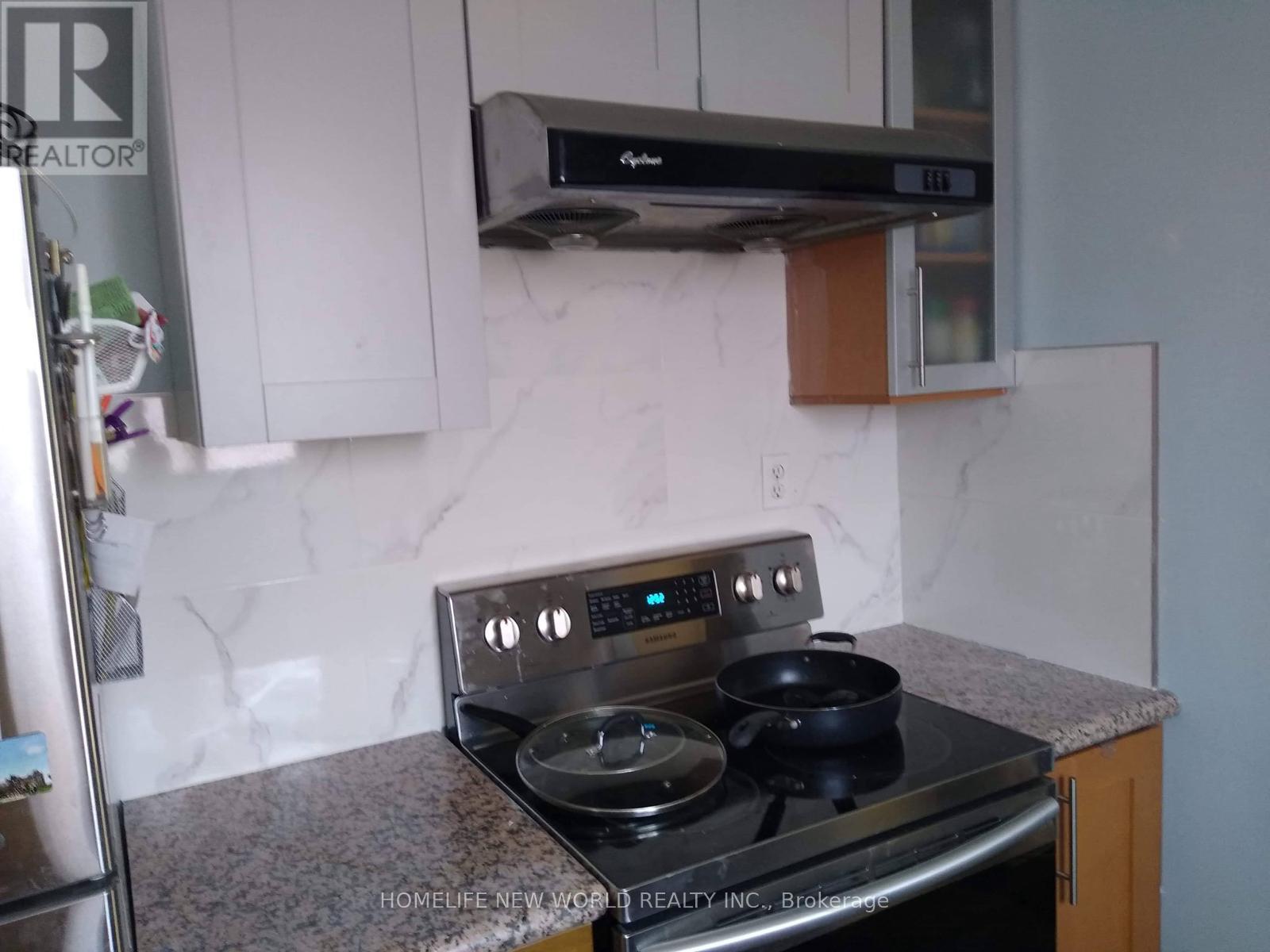 Photo 10 of Upper Level 44 Mentor Boulevard, Toronto ON