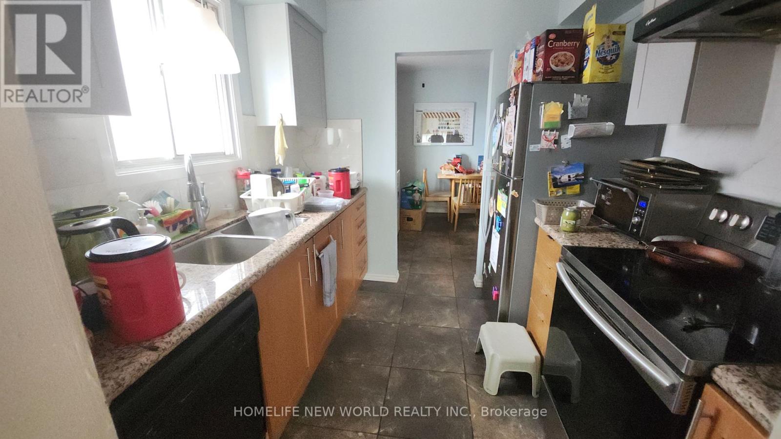 Photo 11 of Upper Level 44 Mentor Boulevard, Toronto ON