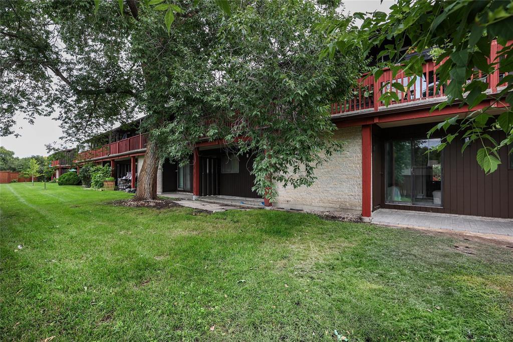 Photo 40 of 1 100 Scotswood Drive, Winnipeg MB