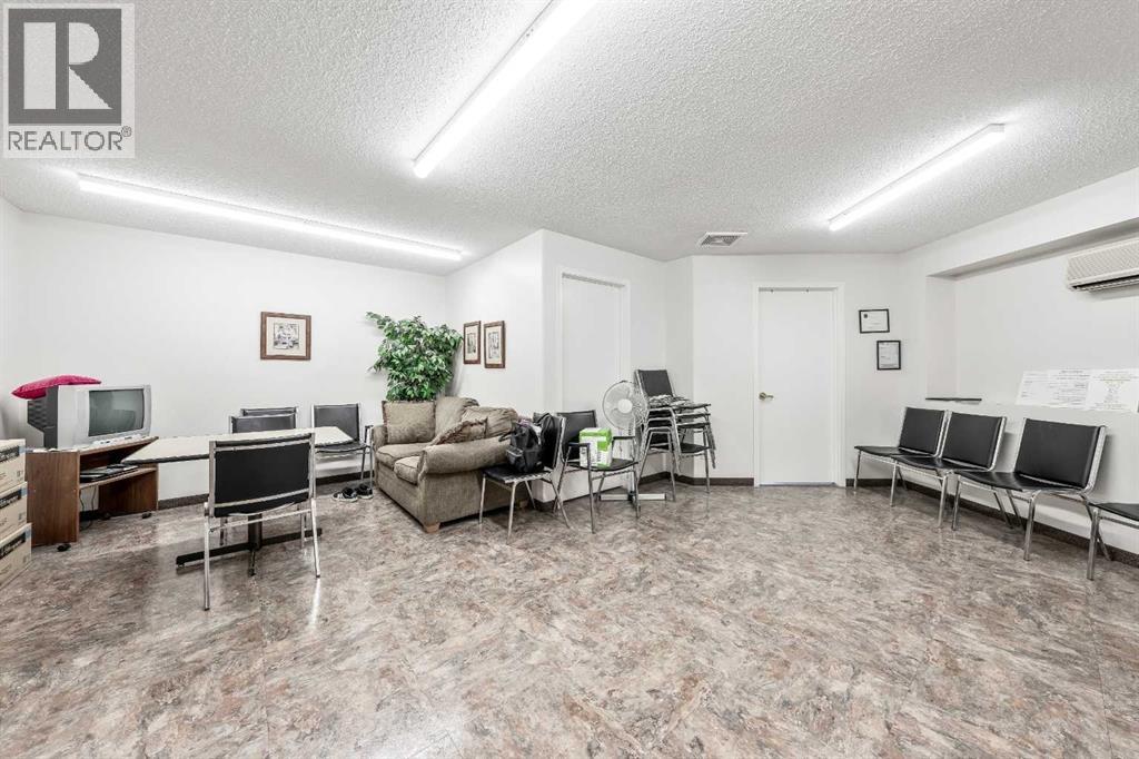 Single Family House for Sale in   Pinecliff Grove NE Pineridge Calgary 