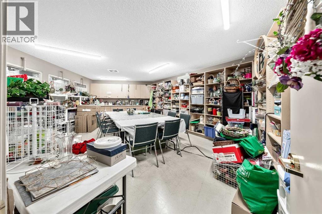 Single Family House for Sale in   Pinecliff Grove NE Pineridge Calgary 