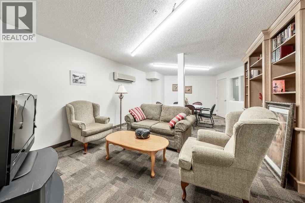 Single Family House for Sale in   Pinecliff Grove NE Pineridge Calgary 