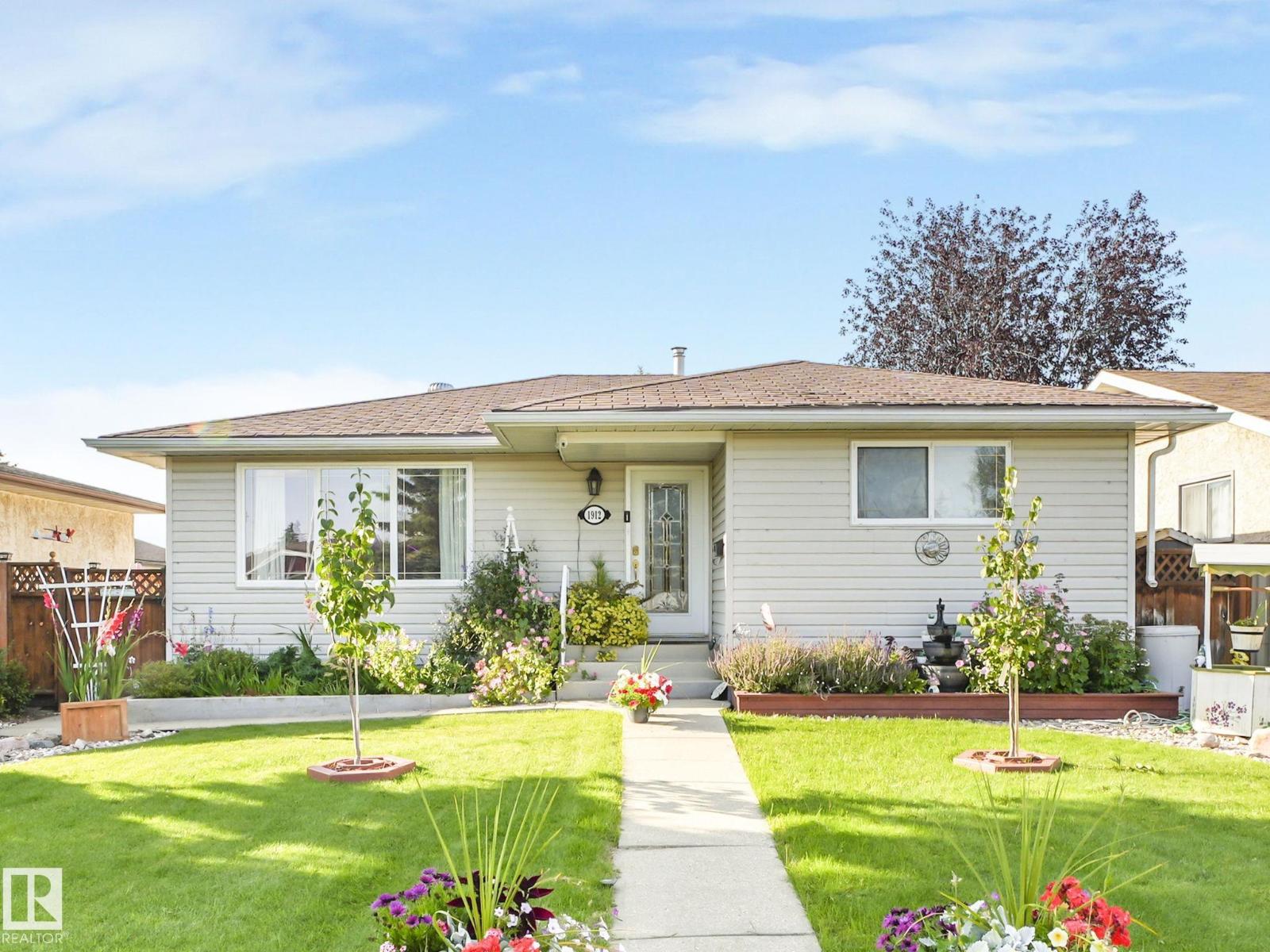 Photo 1 of 1912 Lakewood Rd S Nw, Edmonton AB