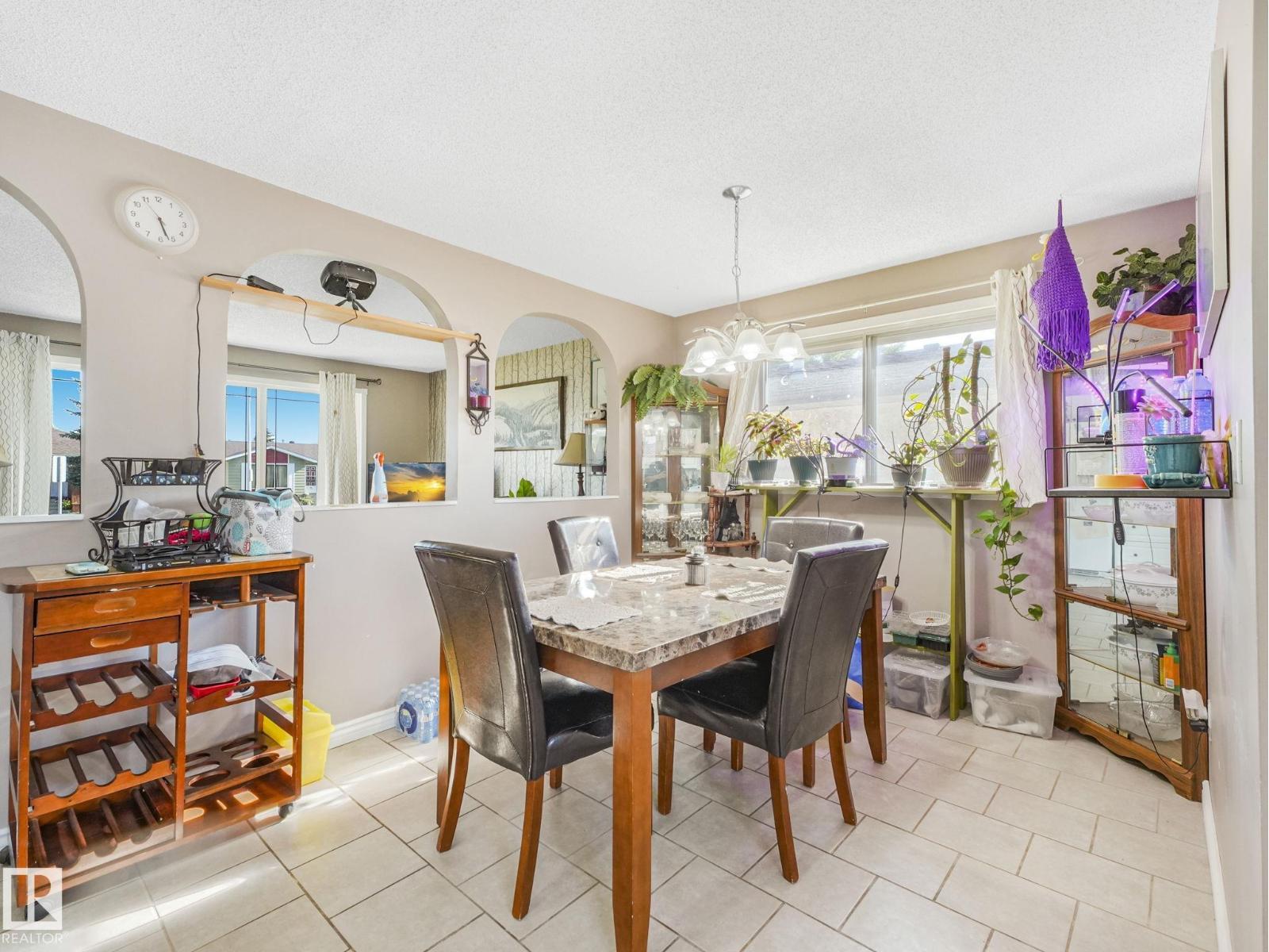 Photo 18 of 1912 Lakewood Rd S Nw, Edmonton AB
