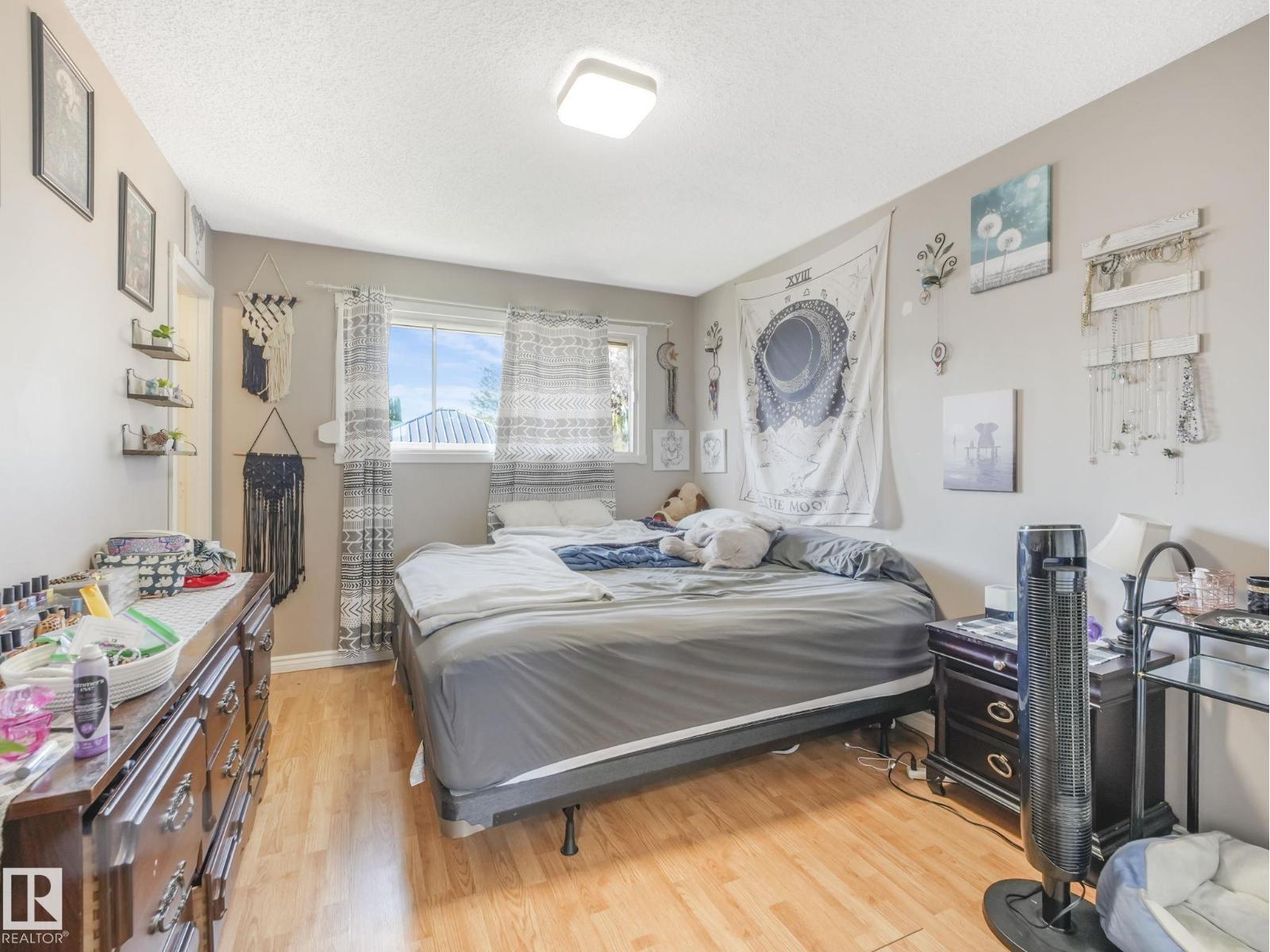 Photo 20 of 1912 Lakewood Rd S Nw, Edmonton AB