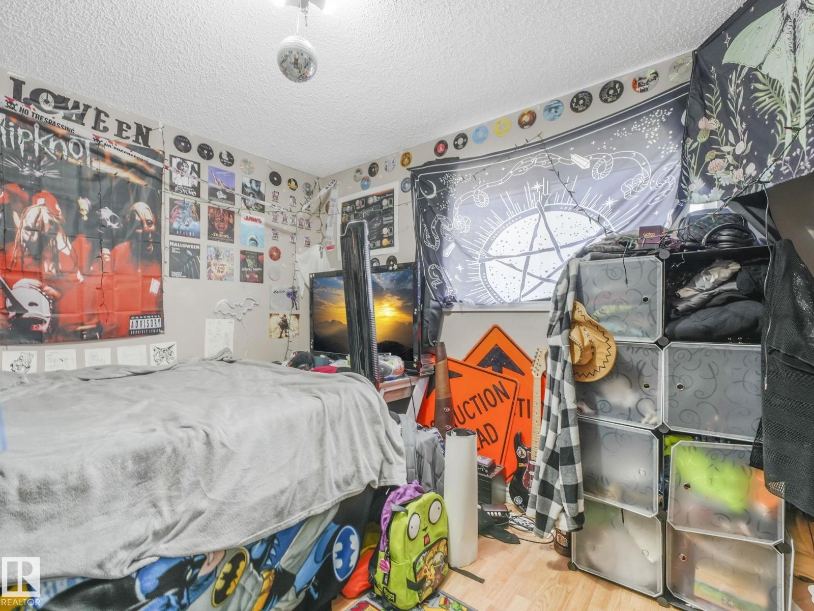 Photo 23 of 1912 Lakewood Rd S Nw, Edmonton AB