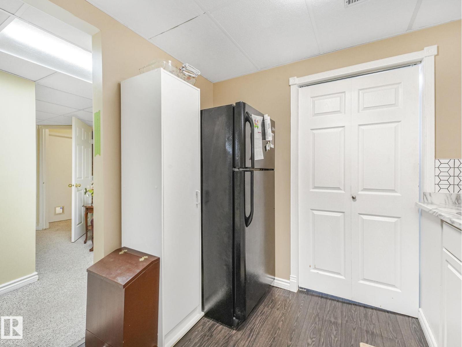 Photo 31 of 1912 Lakewood Rd S Nw, Edmonton AB